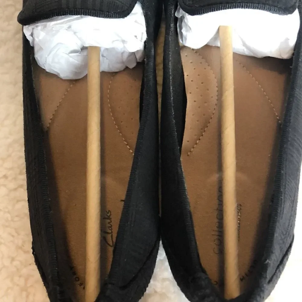CLARKS SARA POPPY WOMENS SLIP ON SMOKING LOAFERS BLACK PLAID SIZE 6.5